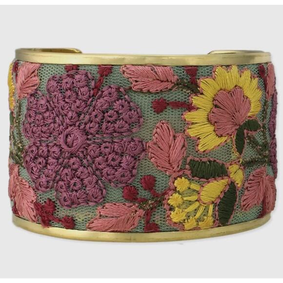 Light Pink Flower Embroidery Cuff Bracelet - Picture 4 of 6